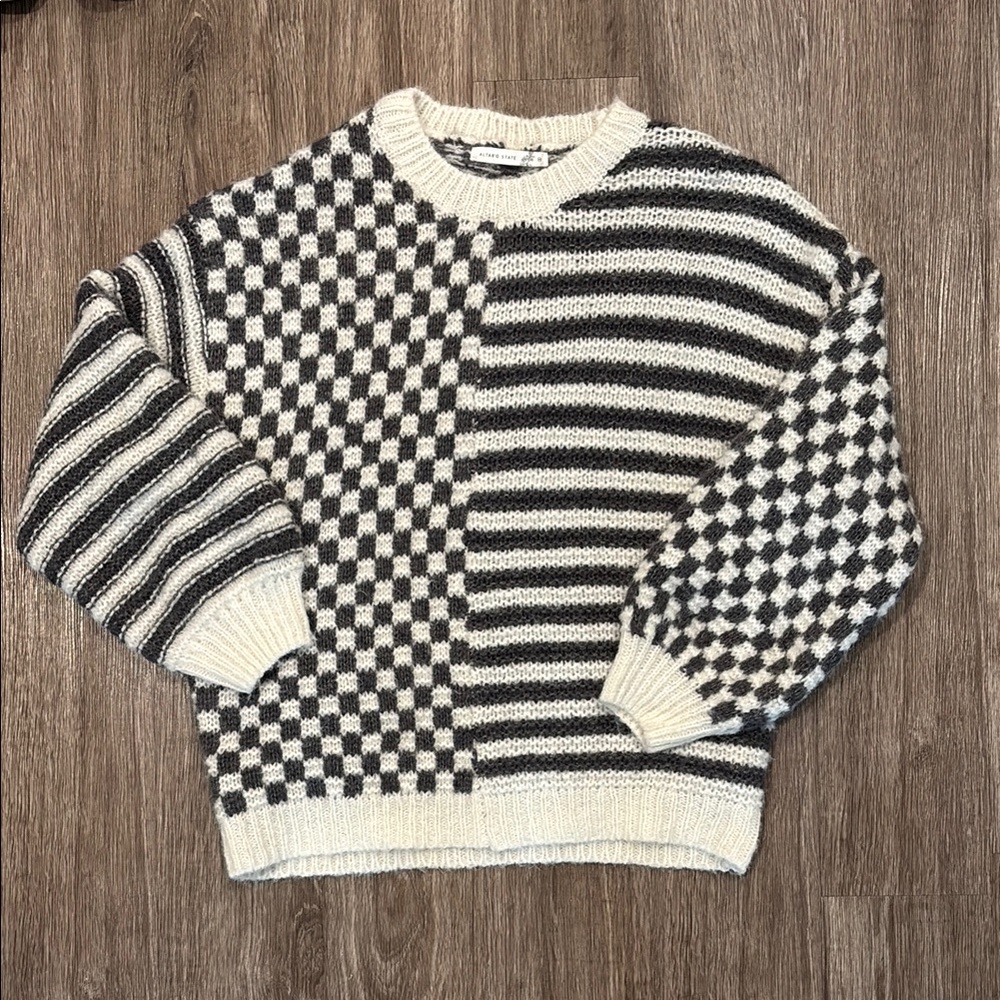 Altar’d State Gray and White Checkered Sweater